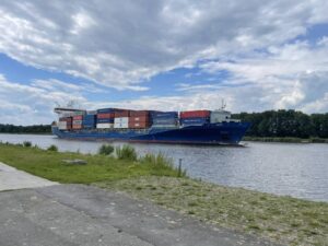 Reiseblog - Nord-Ostsee-Kanal - Containerschiff